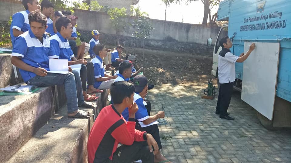 LLK SELONG Program Pelatihan keliling di desa Jeringo kecamatan Suela
